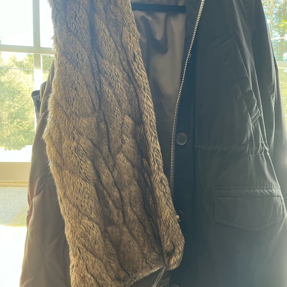 Abercrombie Women’s Parka - Picture 2 of 2